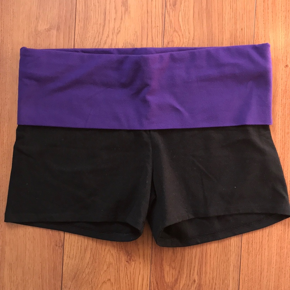 Victoria’s Secret Pink yoga shortie